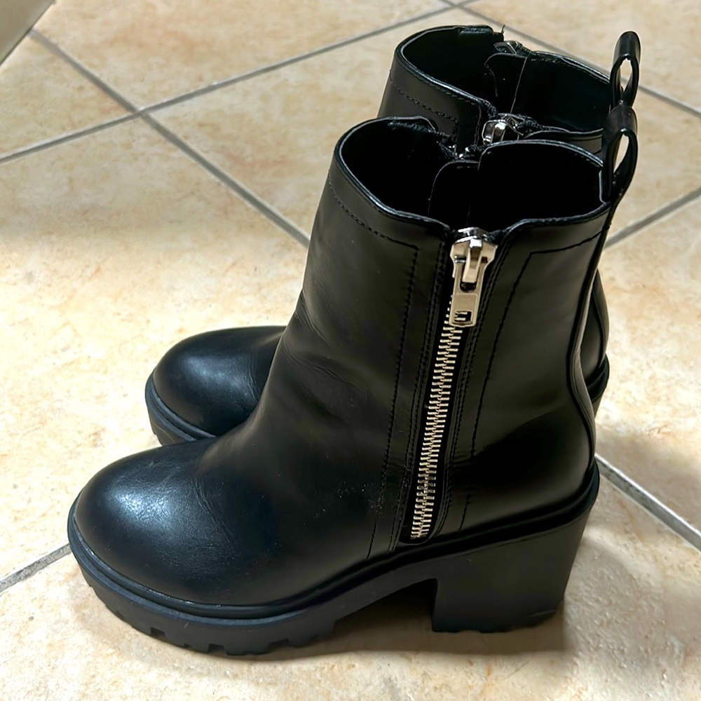Urban outfitters size 8 black